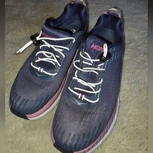 Women Hoka one one Clifton 5 sneaker size 9 shoes